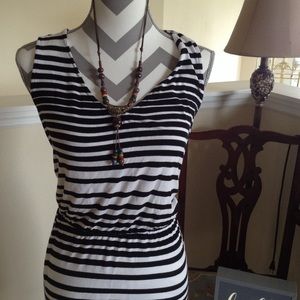 XL Black White Striped Sleeveless Dress